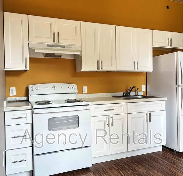 1407 Pensacola St #401B — Photo 4