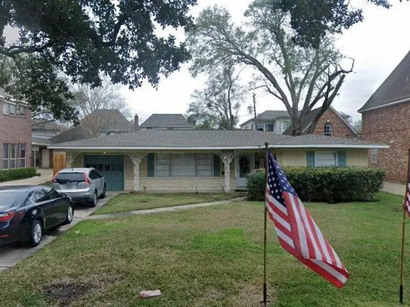 4802 Holly Street, Bellaire, TX 77401