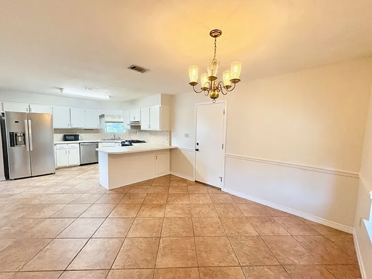 101 Meadow Woods Ln — Photo 13
