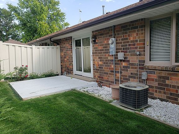 2nd image of 1113 Sandhill Ct