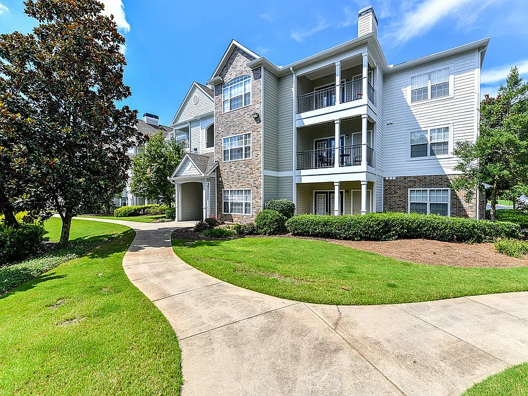 Avana North Point — Photo 24