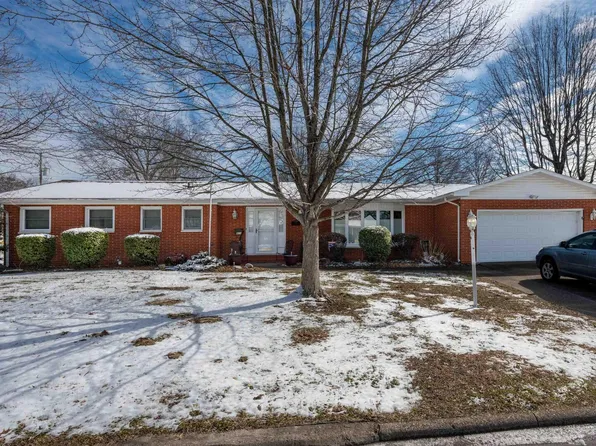 803 Dogwood Ln, Marion, IL 62959