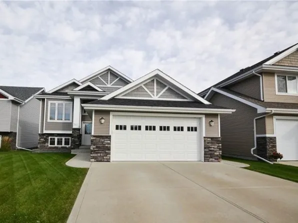7117 Henners Rd, Lacombe, AB T4L 0C3