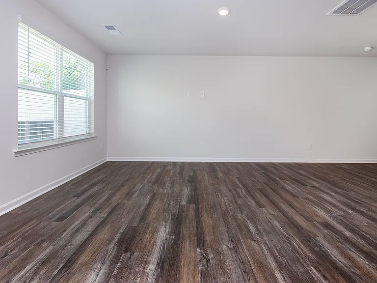 5149 Hyrule Dr — Photo 9