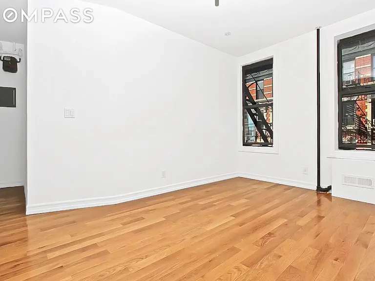 120 Thompson St #15 — Photo 1
