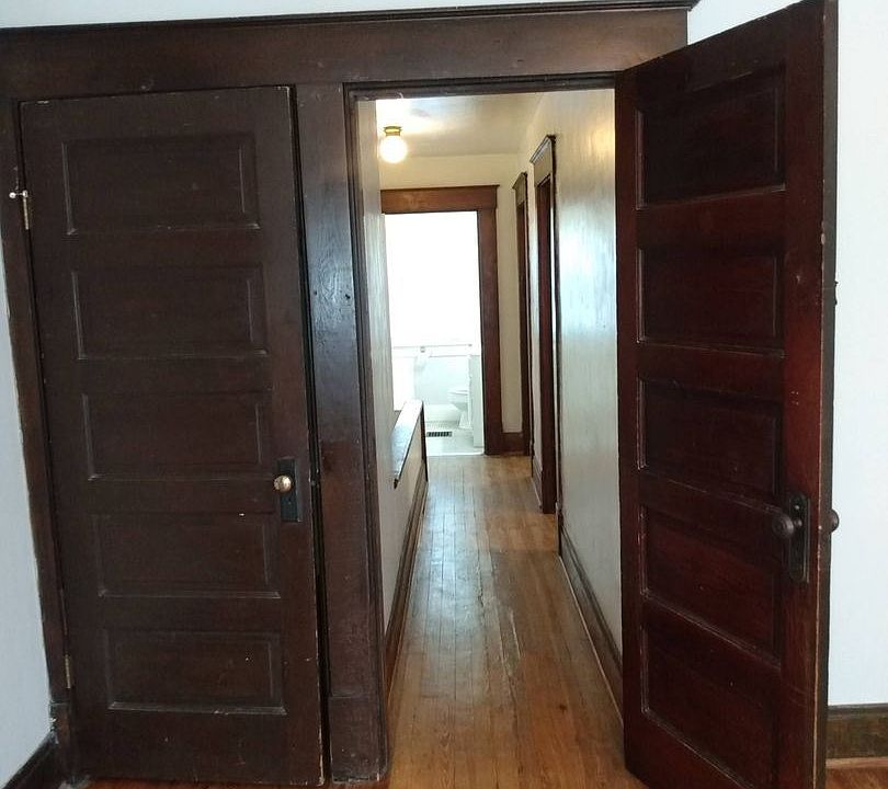 1st image of 2556 Indianola Ave