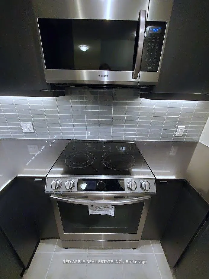 Cypress at Pinnacle Etobicoke — Photo 3