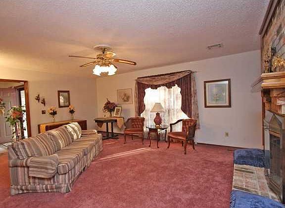 5th image of 701 Coyote Ct