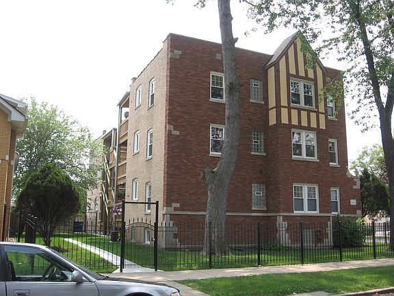 2nd image of 2721 N Lockwood Ave APT 2C