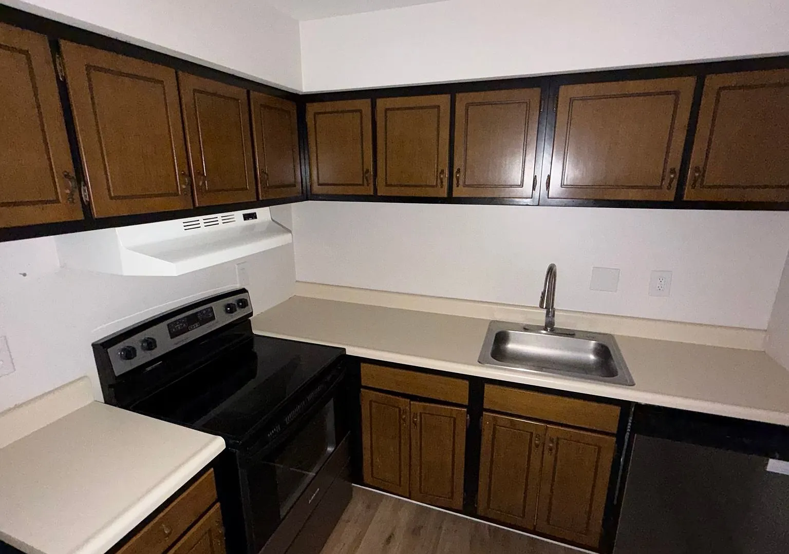 Sandpiper Condos — Photo 1