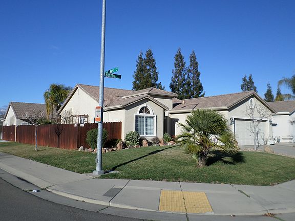 2nd image of 3005 Mayten Ct