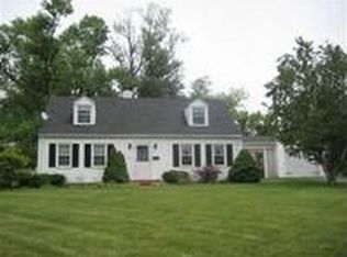 4794 Crestpoint Dr, Cincinnati, OH 45211