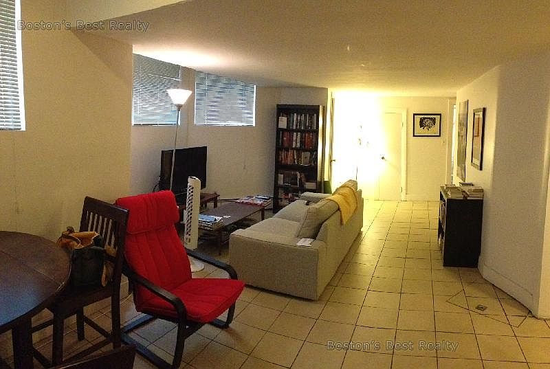 2nd image of 11 Englewood Ave APT 1