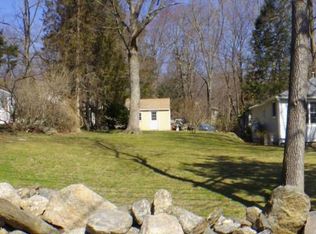 12 Pleasant Dr, Danbury, CT 06811