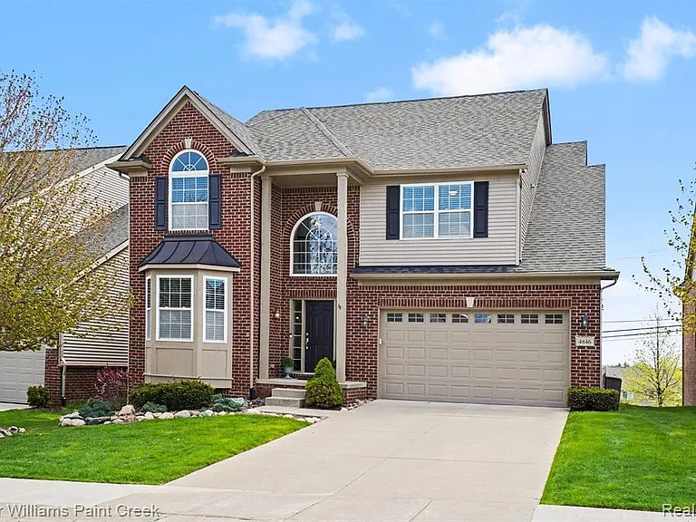 4846 E Stonegate Cir — Photo 2