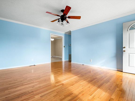 5th image of 24 Cardinal Heights Rd