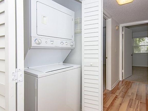 5th image of 14 Andalusia Ct