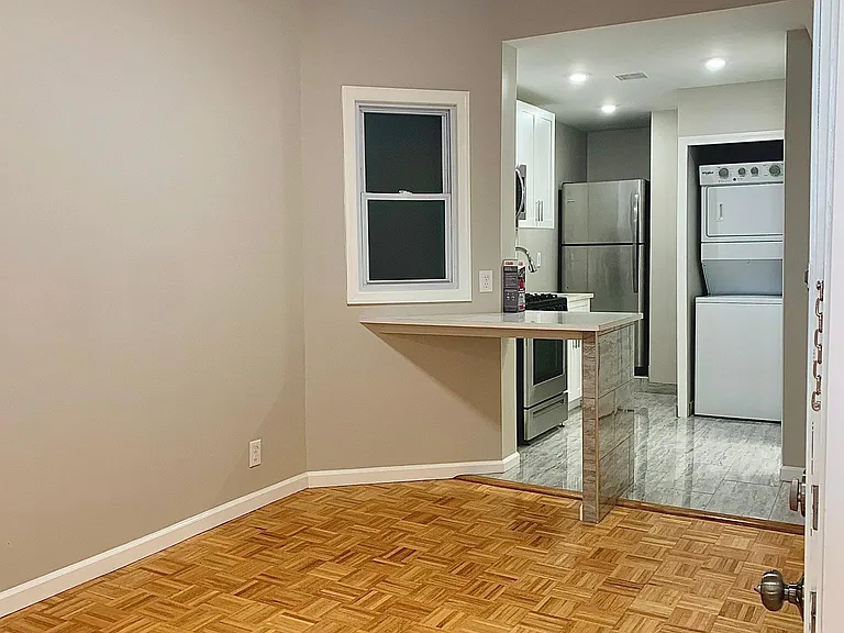 420 Saint Pauls Ave #1R — Photo 9
