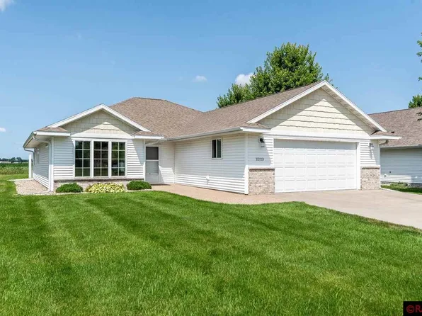 2223 Simon Ct, North Mankato, MN 56003