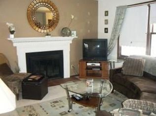 5225 W Loomis Rd #5225, Greendale, WI 53129