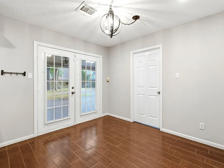 6307 Jadecrest Dr — Photo 18