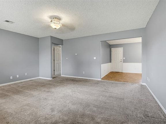 4th image of 419 N Noble Ave