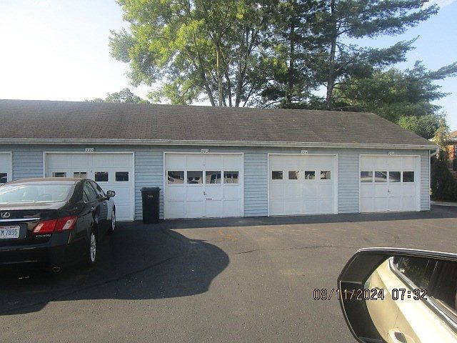 2nd image of 282 Constitution Dr