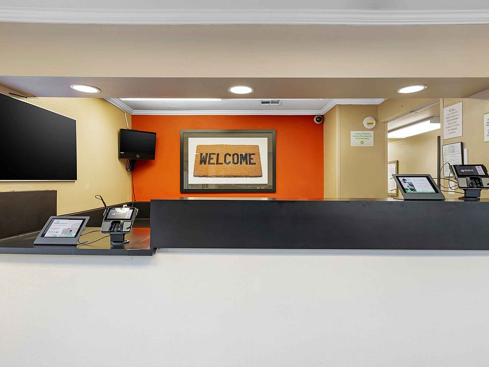 Lobby and Guest Check-in