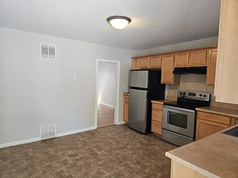 1015 S 38th Ave #6 — Photo 1