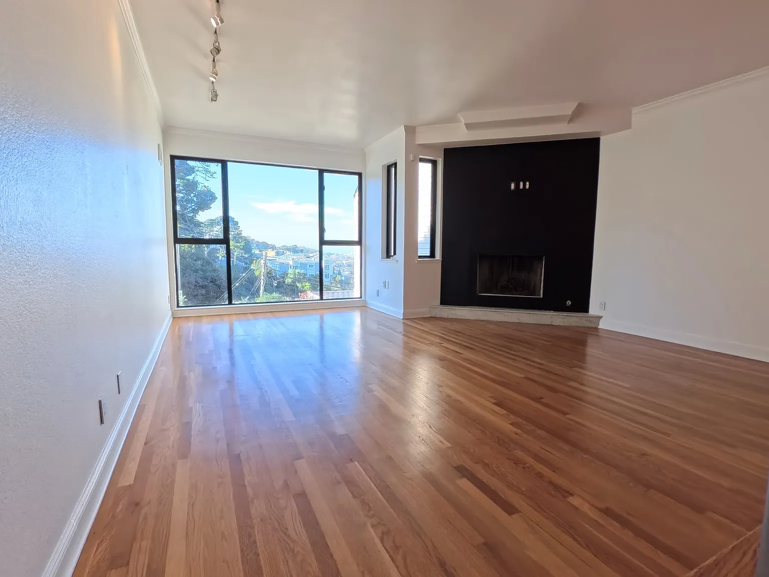 Diamond Heights Townhouse — Photo 3