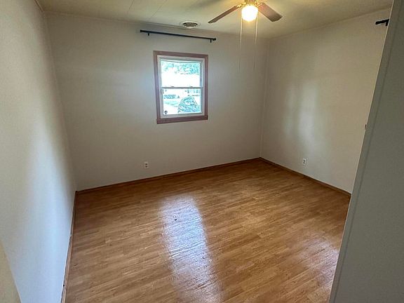 4th image of 402 Parkside Ave
