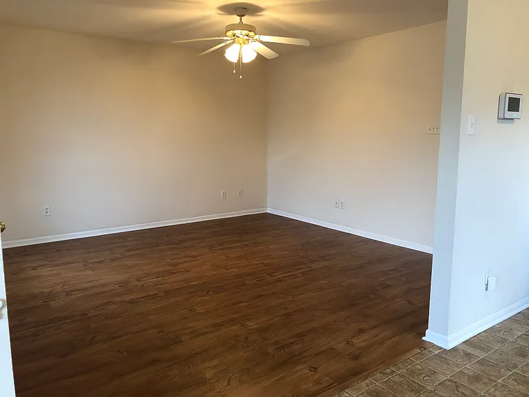 1724 Rock Hollow Loop — Photo 4