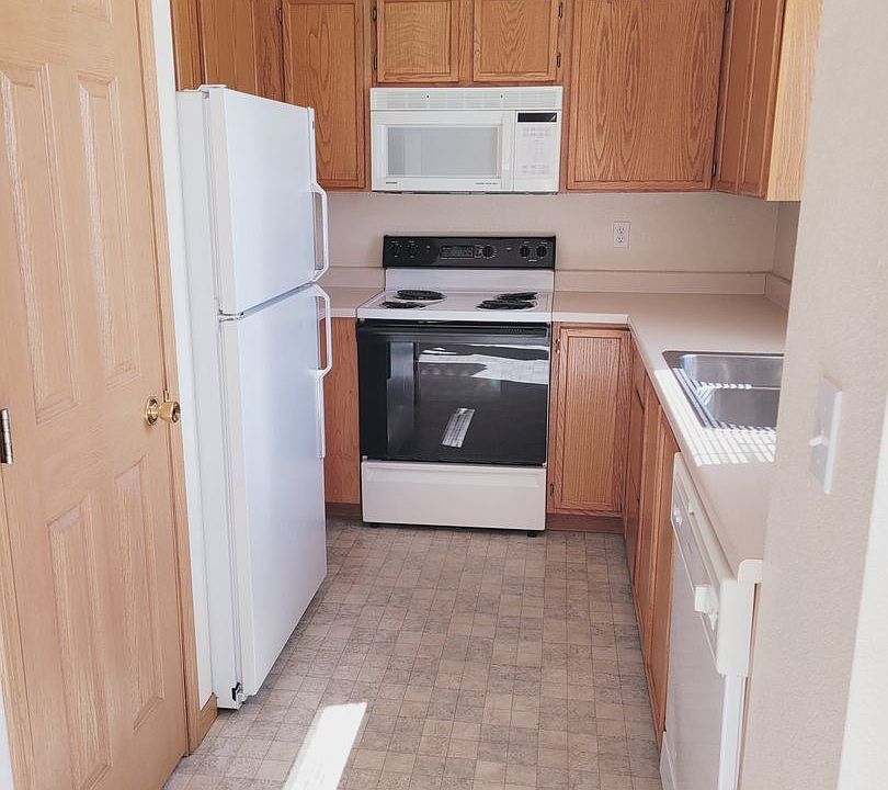 1st image of 2451 Daws Dr