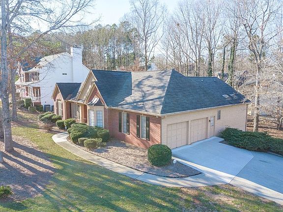 3rd image of 368 Lake Forest Ct