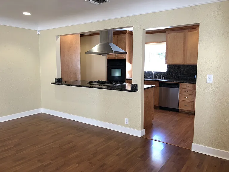 507 E Cypress St — Photo 1