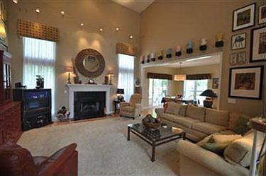 3rd image of 476 Waterside Dr