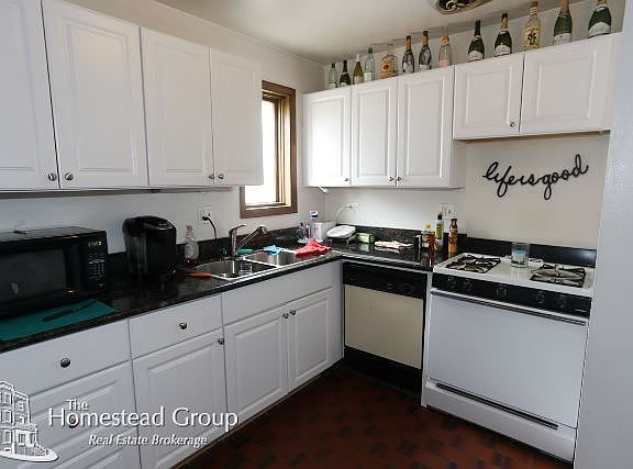 2nd image of 1265 W Belden Ave #3B