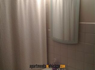 1306 W Newport Ave #1, Chicago, IL 60657