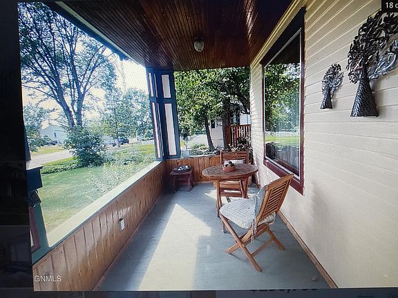 5th image of 602 W Thayer Ave