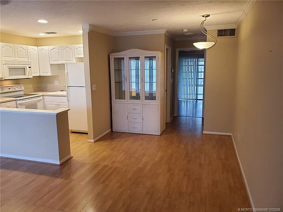 3rd image of 2929 SE Ocean Blvd APT 128-7