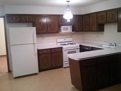 4th image of 9908 Menard Ave