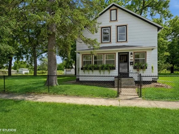 6002 Winona Ave, Des Moines, IA 50312