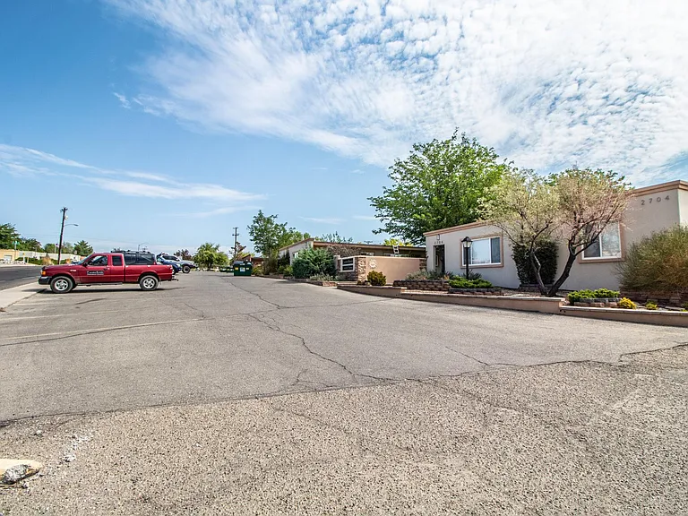 2704 N Dustin Ave — Photo 24