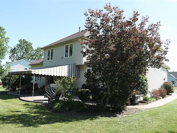 4th image of 32 Ferndale Dr