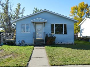 1702 Ward Dr, Aberdeen, SD 57401