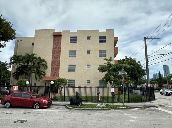 677 SW 9th Ave APT 107, Miami, FL 33130