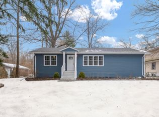 16013 Prusa Rd, Union Pier, MI 49129