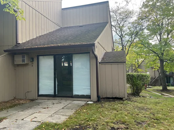 15 Saint Thomas Colony APT 4, Fox Lake, IL 60020