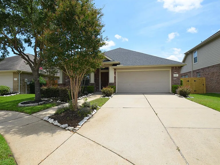 23207 Dewflower Dr — Photo 42