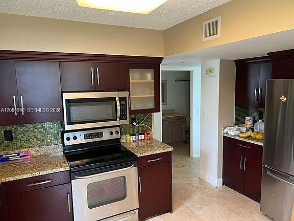 4th image of 3300 NE 191st St APT 512